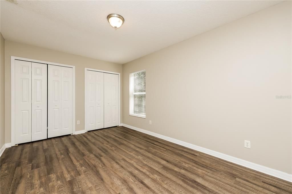 合同活跃: $244,000 (3 贝兹, 2 浴室, 1366 平方英尺)