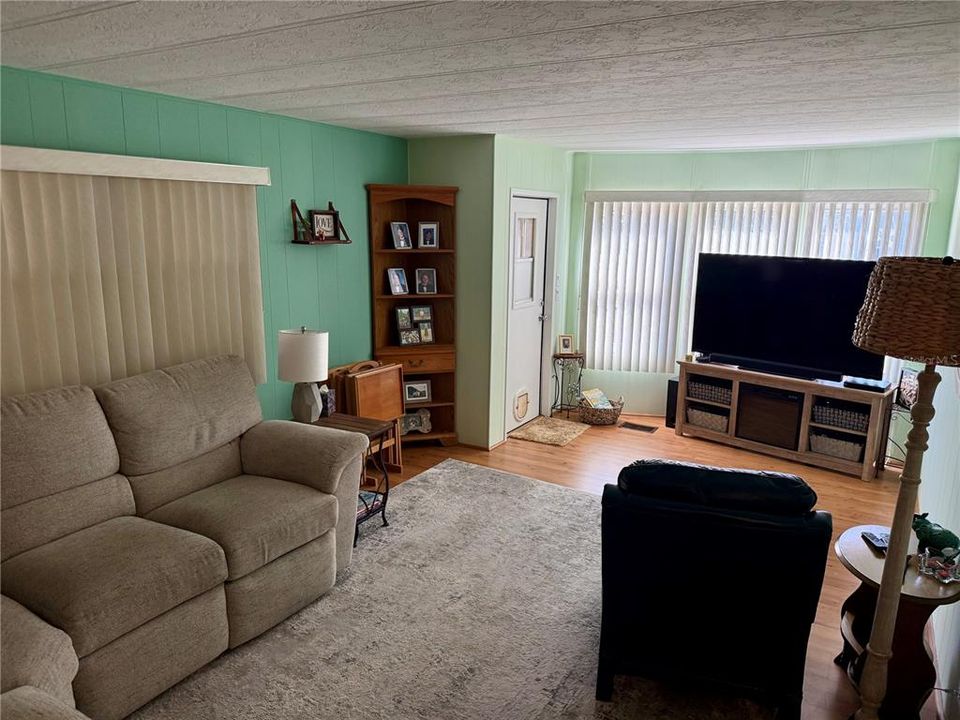 待售: $180,000 (2 贝兹, 2 浴室, 1192 平方英尺)