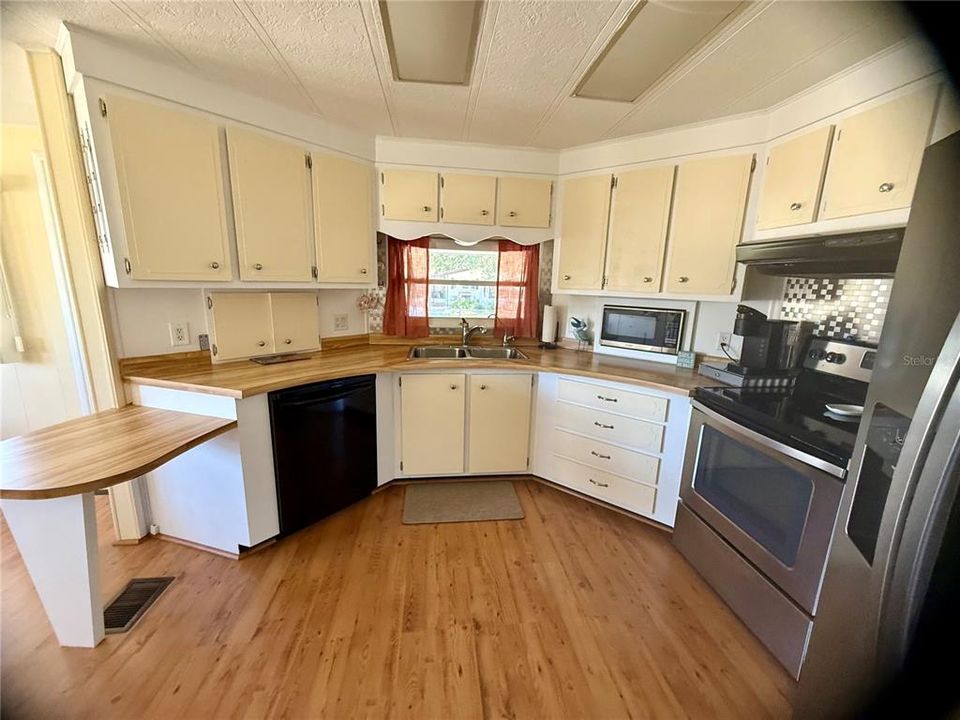 待售: $180,000 (2 贝兹, 2 浴室, 1192 平方英尺)