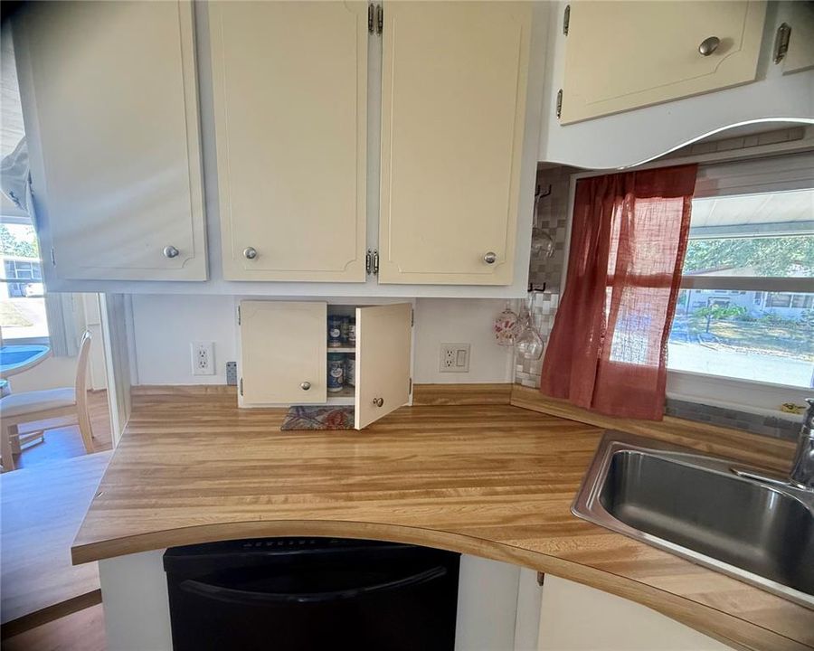 待售: $180,000 (2 贝兹, 2 浴室, 1192 平方英尺)