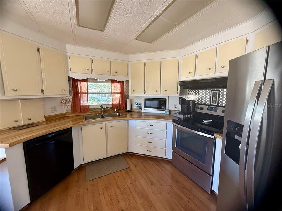 待售: $180,000 (2 贝兹, 2 浴室, 1192 平方英尺)