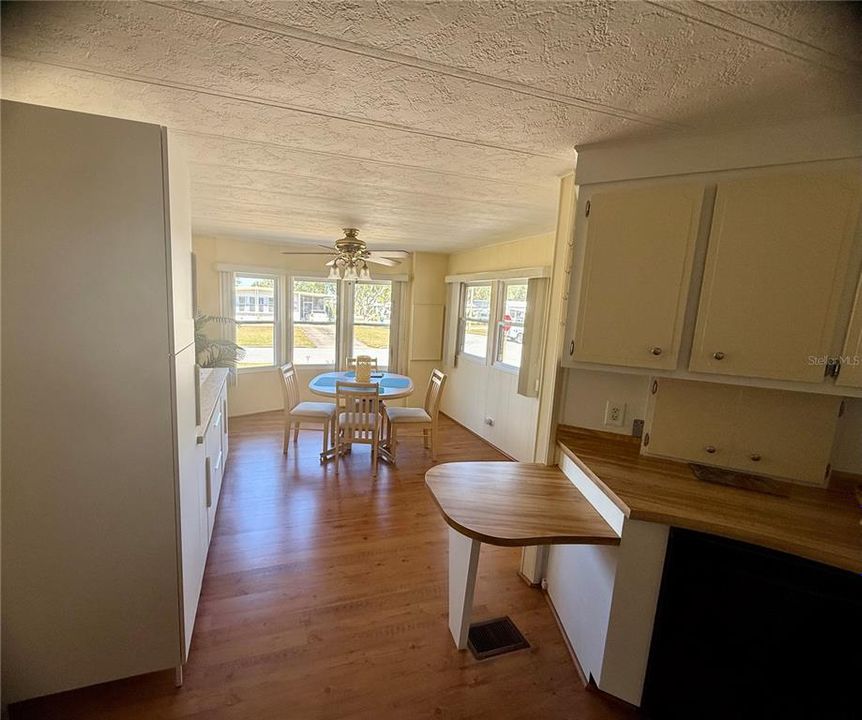 待售: $180,000 (2 贝兹, 2 浴室, 1192 平方英尺)