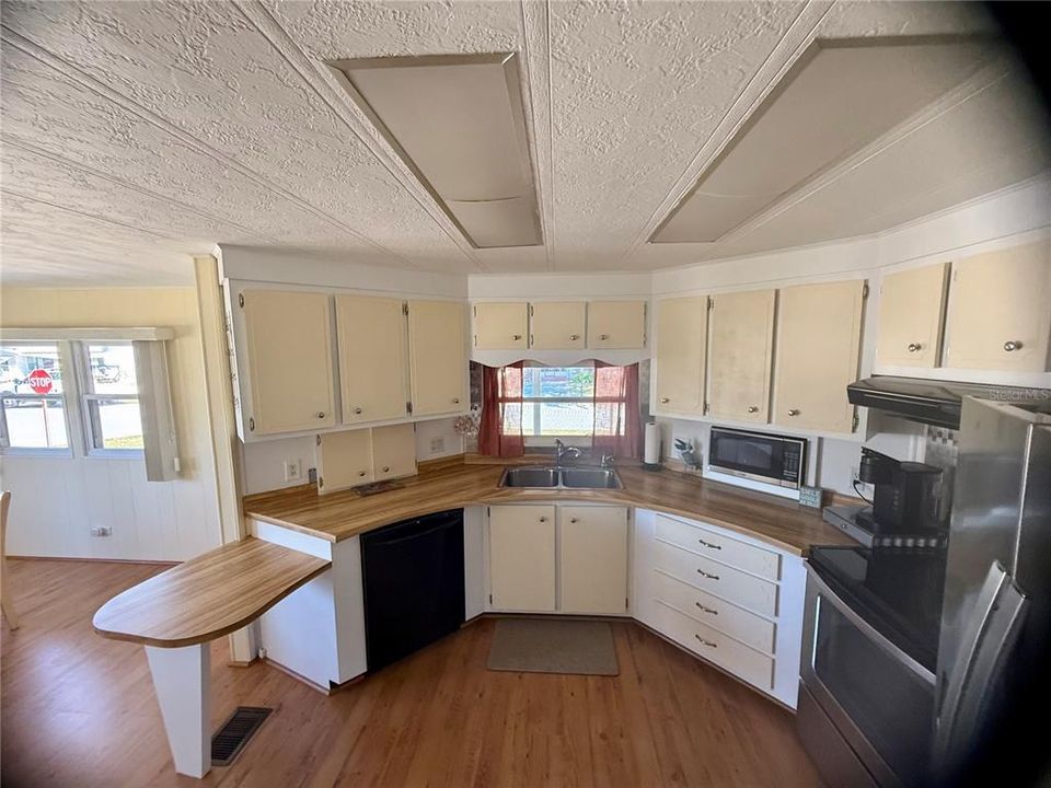 待售: $180,000 (2 贝兹, 2 浴室, 1192 平方英尺)