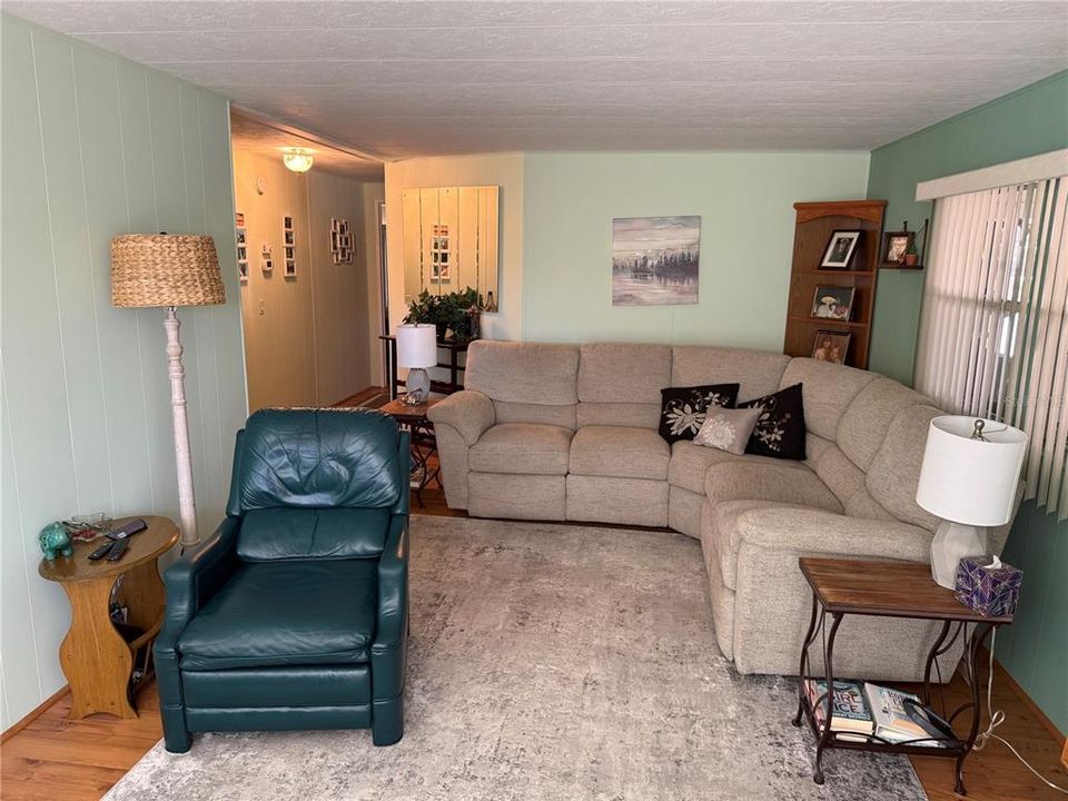 待售: $180,000 (2 贝兹, 2 浴室, 1192 平方英尺)