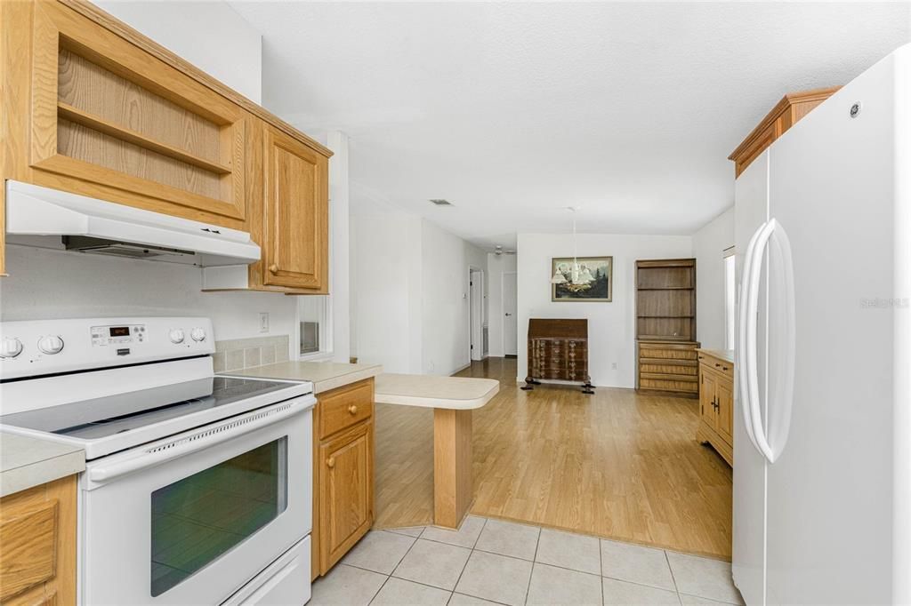 待售: $143,000 (2 贝兹, 2 浴室, 1413 平方英尺)