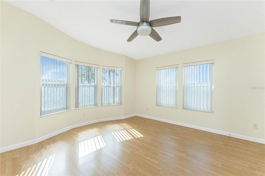 待售: $143,000 (2 贝兹, 2 浴室, 1413 平方英尺)