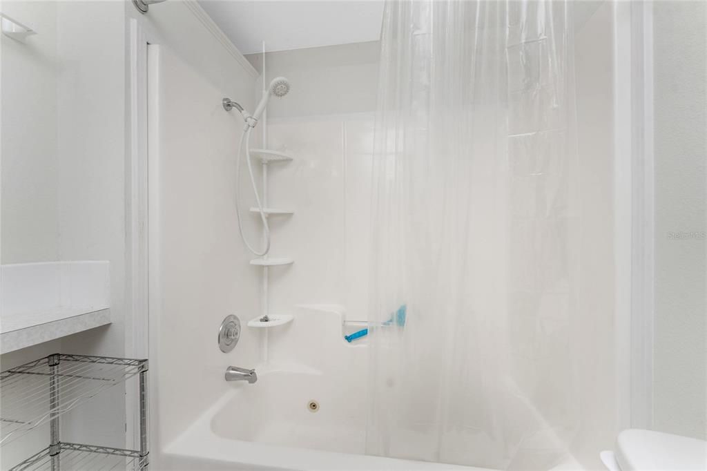 待售: $143,000 (2 贝兹, 2 浴室, 1413 平方英尺)