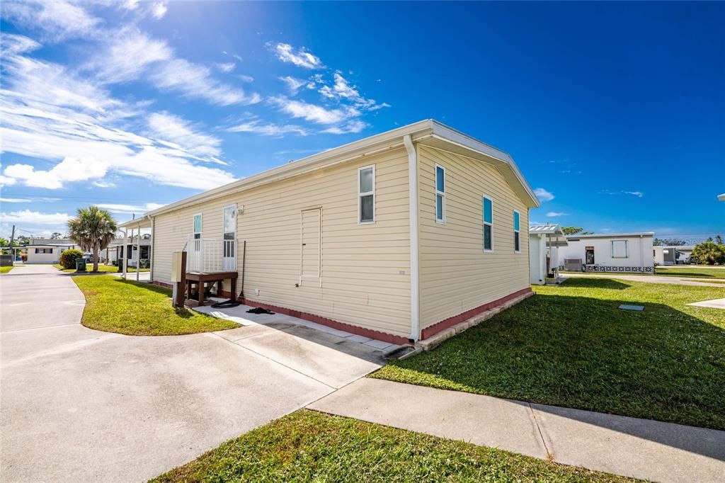 待售: $143,000 (2 贝兹, 2 浴室, 1413 平方英尺)