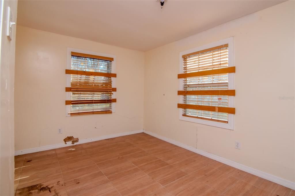 Active With Contract: $329,000 (3 beds, 1 baths, 1744 Square Feet)