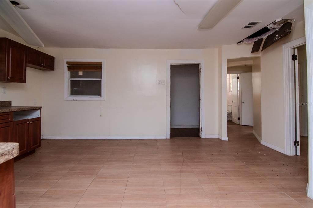 Active With Contract: $329,000 (3 beds, 1 baths, 1744 Square Feet)