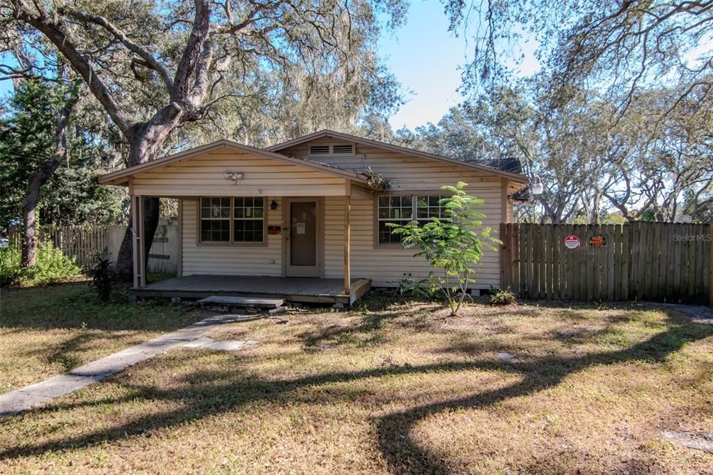 Active With Contract: $329,000 (3 beds, 1 baths, 1744 Square Feet)