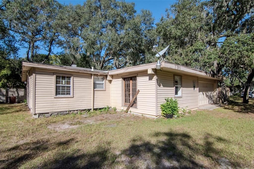 Active With Contract: $329,000 (3 beds, 1 baths, 1744 Square Feet)