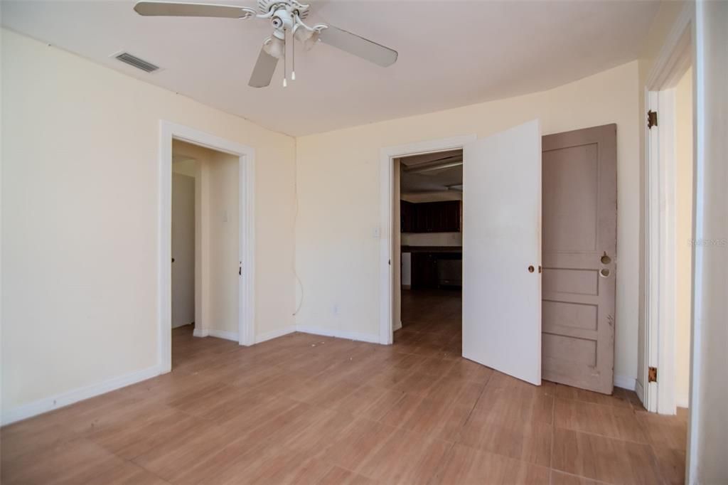 Active With Contract: $329,000 (3 beds, 1 baths, 1744 Square Feet)