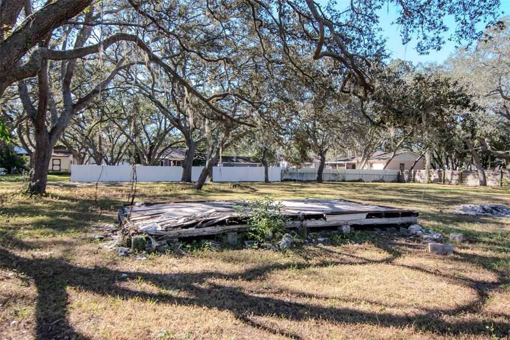 Active With Contract: $329,000 (3 beds, 1 baths, 1744 Square Feet)