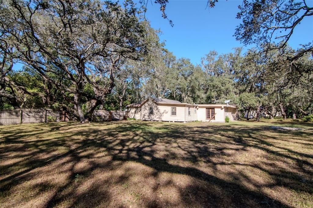 Active With Contract: $329,000 (3 beds, 1 baths, 1744 Square Feet)