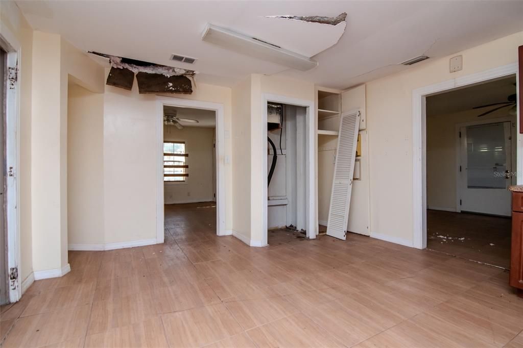 Active With Contract: $329,000 (3 beds, 1 baths, 1744 Square Feet)