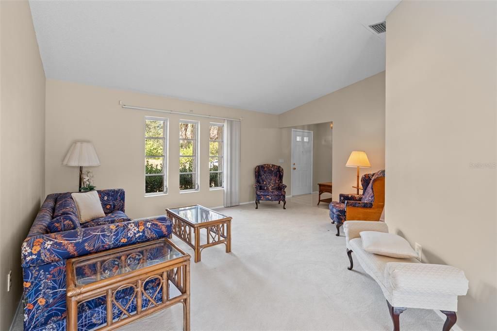 Active With Contract: $350,000 (3 beds, 2 baths, 1708 Square Feet)