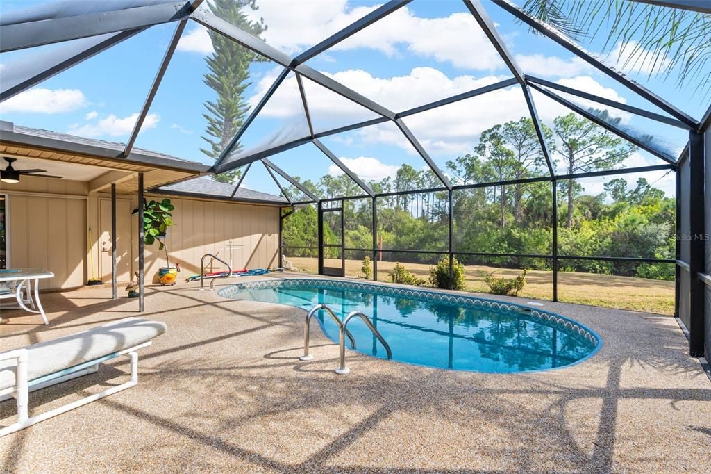 Active With Contract: $350,000 (3 beds, 2 baths, 1708 Square Feet)