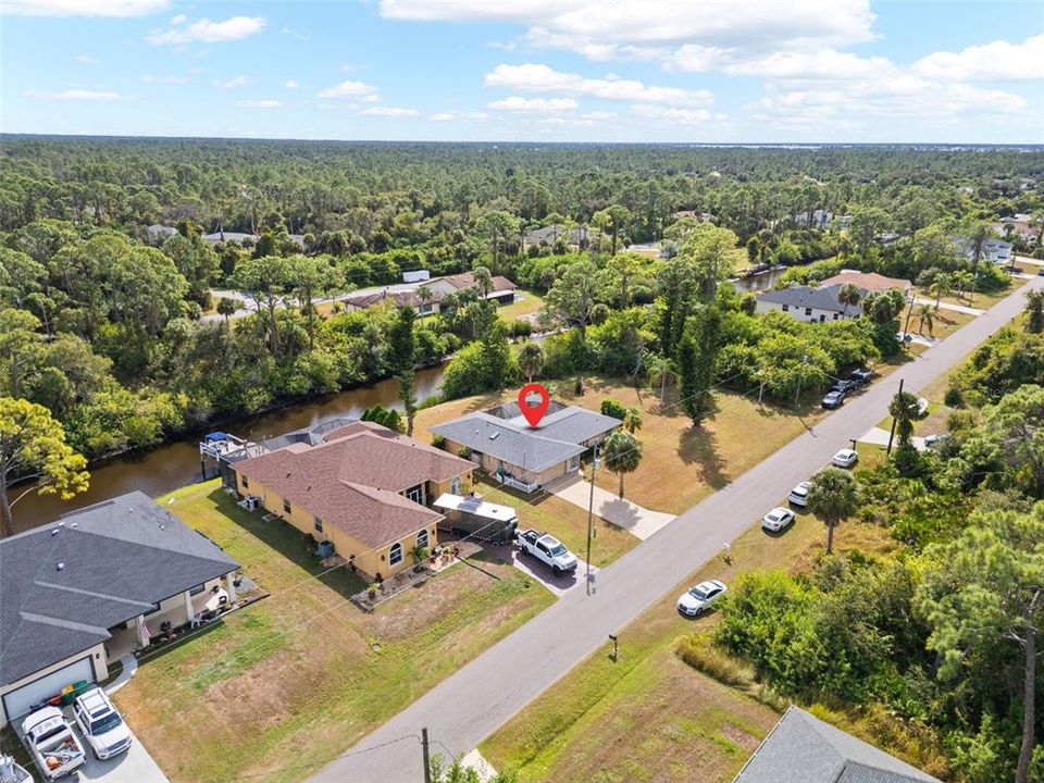 Active With Contract: $350,000 (3 beds, 2 baths, 1708 Square Feet)