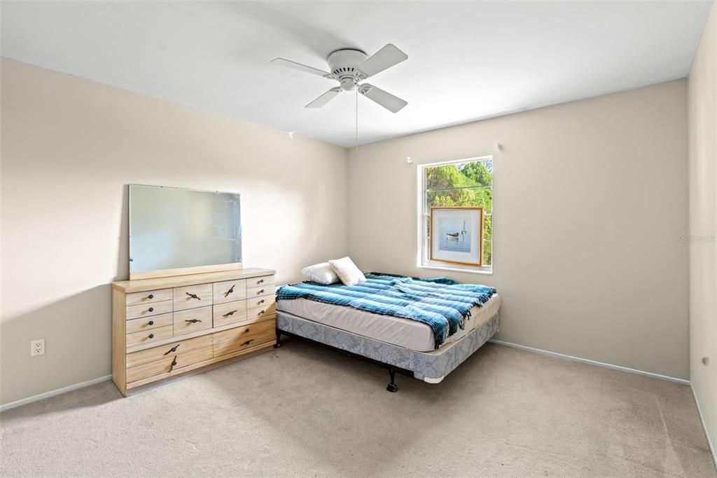 Active With Contract: $350,000 (3 beds, 2 baths, 1708 Square Feet)