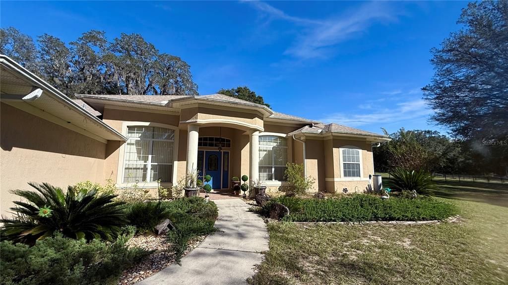 En Venta: $729,000 (3 camas, 3 baños, 2393 Pies cuadrados)