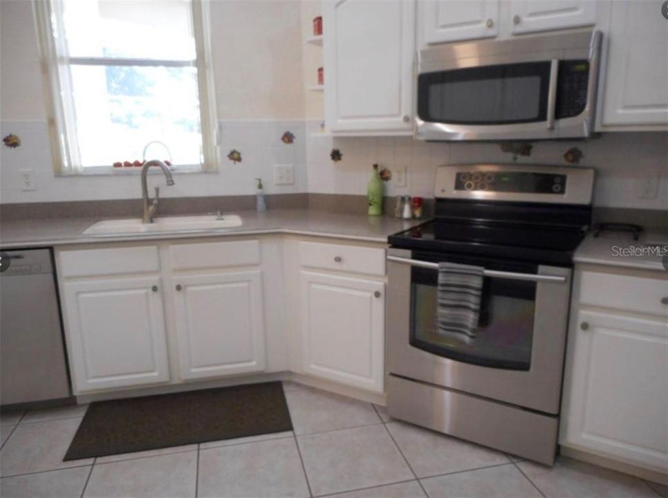 En Venta: $729,000 (3 camas, 3 baños, 2393 Pies cuadrados)