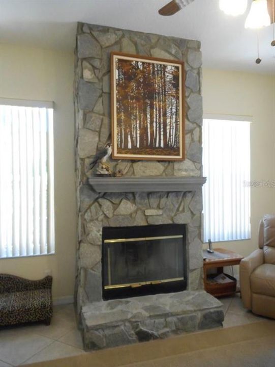 En Venta: $729,000 (3 camas, 3 baños, 2393 Pies cuadrados)