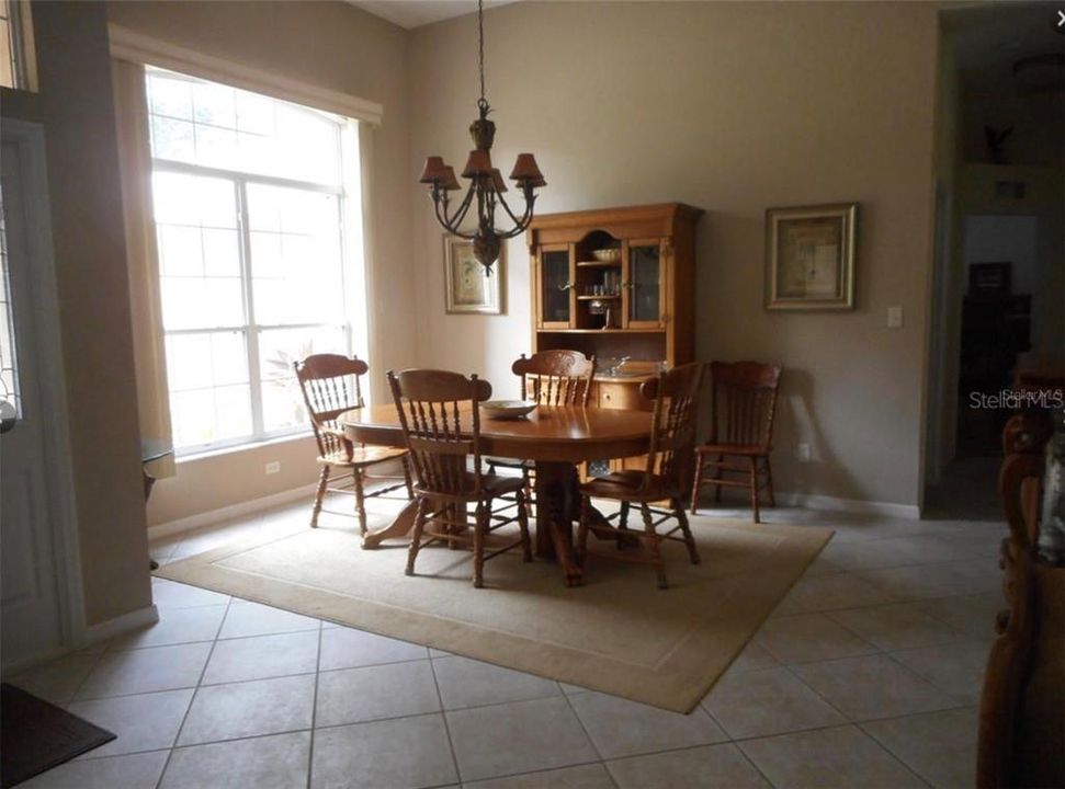 En Venta: $729,000 (3 camas, 3 baños, 2393 Pies cuadrados)