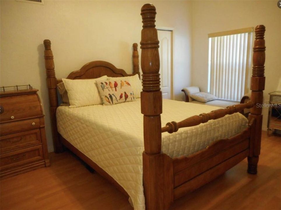 En Venta: $729,000 (3 camas, 3 baños, 2393 Pies cuadrados)