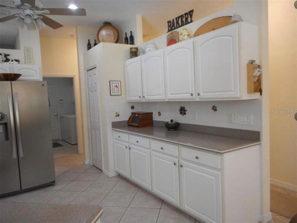 En Venta: $729,000 (3 camas, 3 baños, 2393 Pies cuadrados)