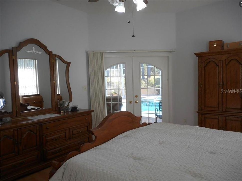 En Venta: $729,000 (3 camas, 3 baños, 2393 Pies cuadrados)