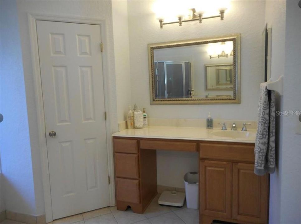 En Venta: $729,000 (3 camas, 3 baños, 2393 Pies cuadrados)