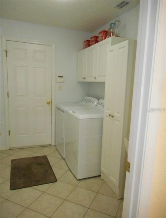 En Venta: $729,000 (3 camas, 3 baños, 2393 Pies cuadrados)