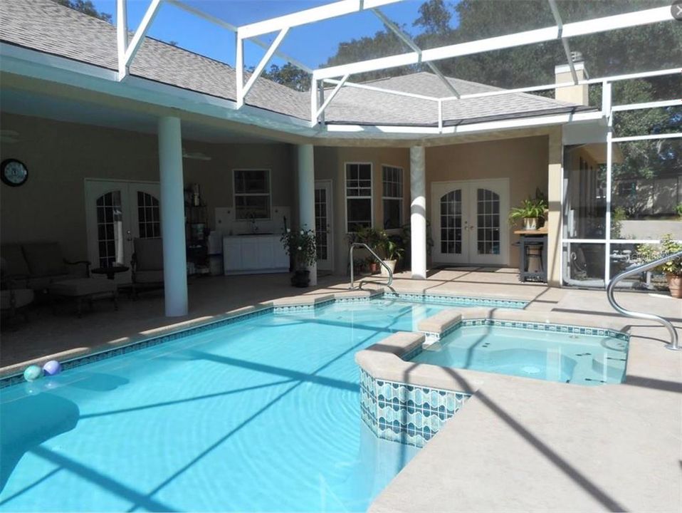 En Venta: $729,000 (3 camas, 3 baños, 2393 Pies cuadrados)