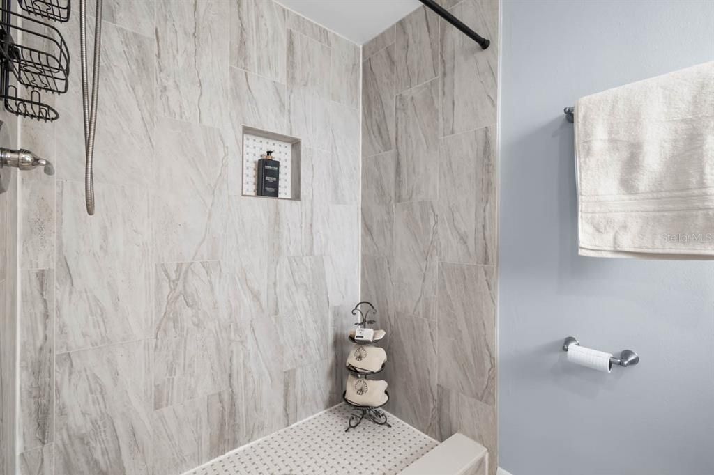 For Sale: $310,900 (3 beds, 2 baths, 1371 Square Feet)