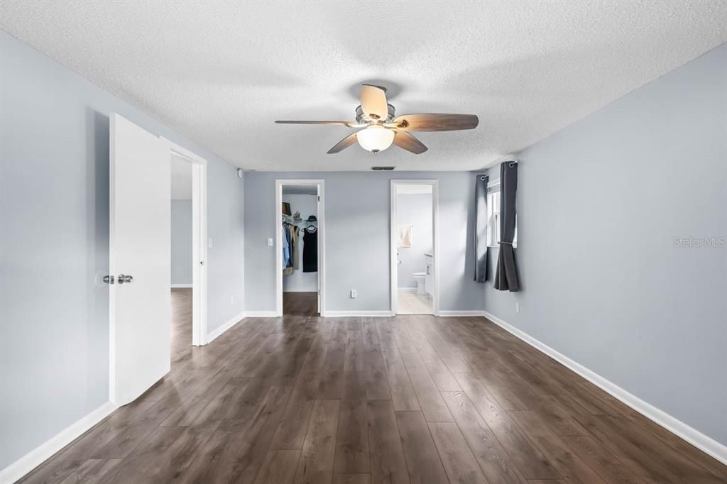 For Sale: $310,900 (3 beds, 2 baths, 1371 Square Feet)