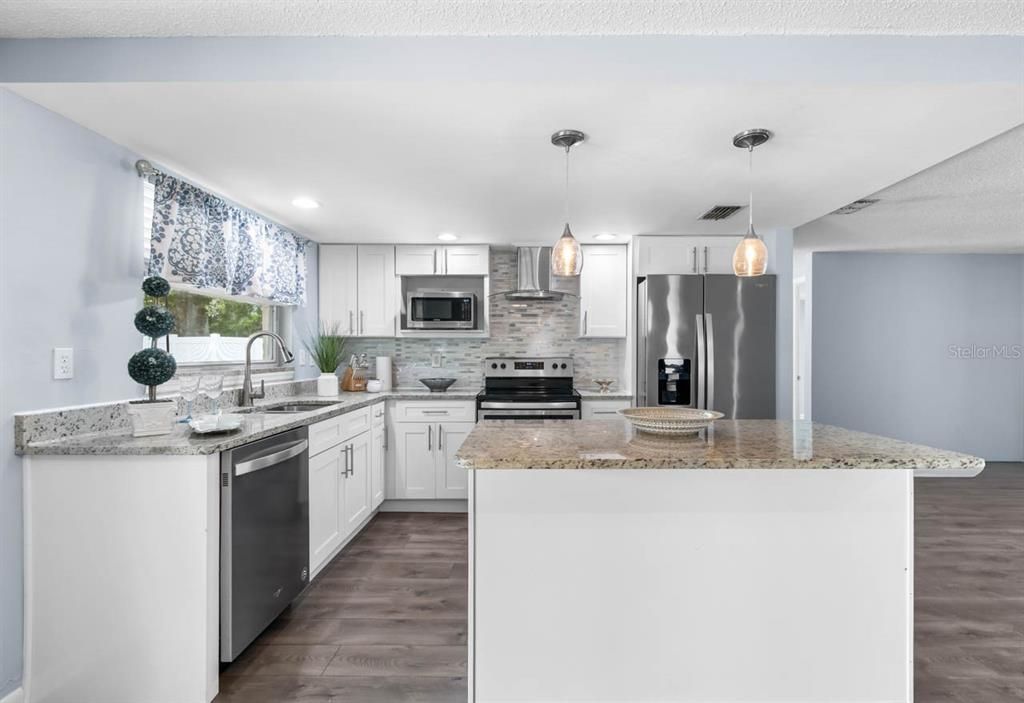 For Sale: $310,900 (3 beds, 2 baths, 1371 Square Feet)