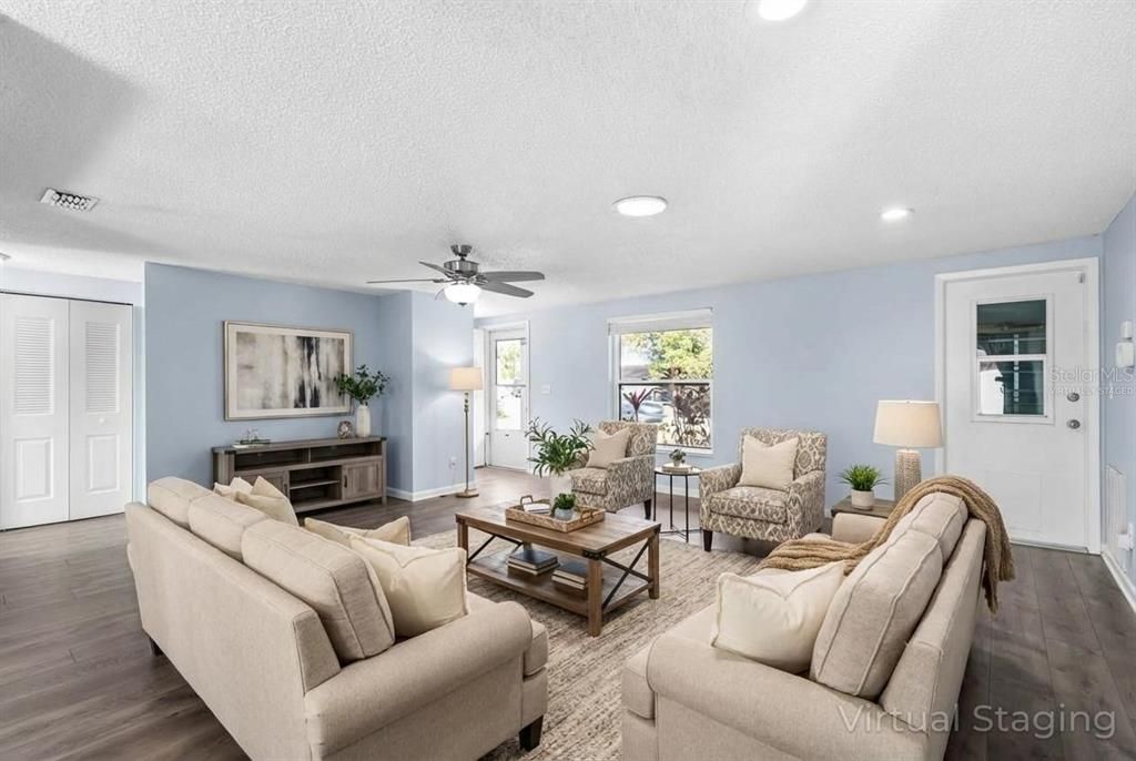 For Sale: $310,900 (3 beds, 2 baths, 1371 Square Feet)