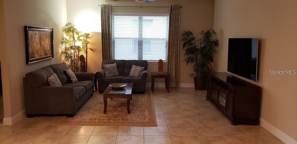 En Renta: $2,800 (4 camas, 2 baños, 2148 Pies cuadrados)