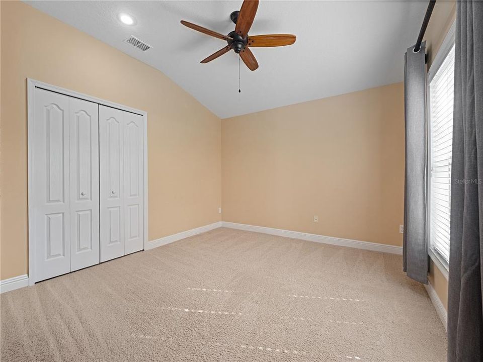 Activo con contrato: $549,900 (4 camas, 3 baños, 2240 Pies cuadrados)