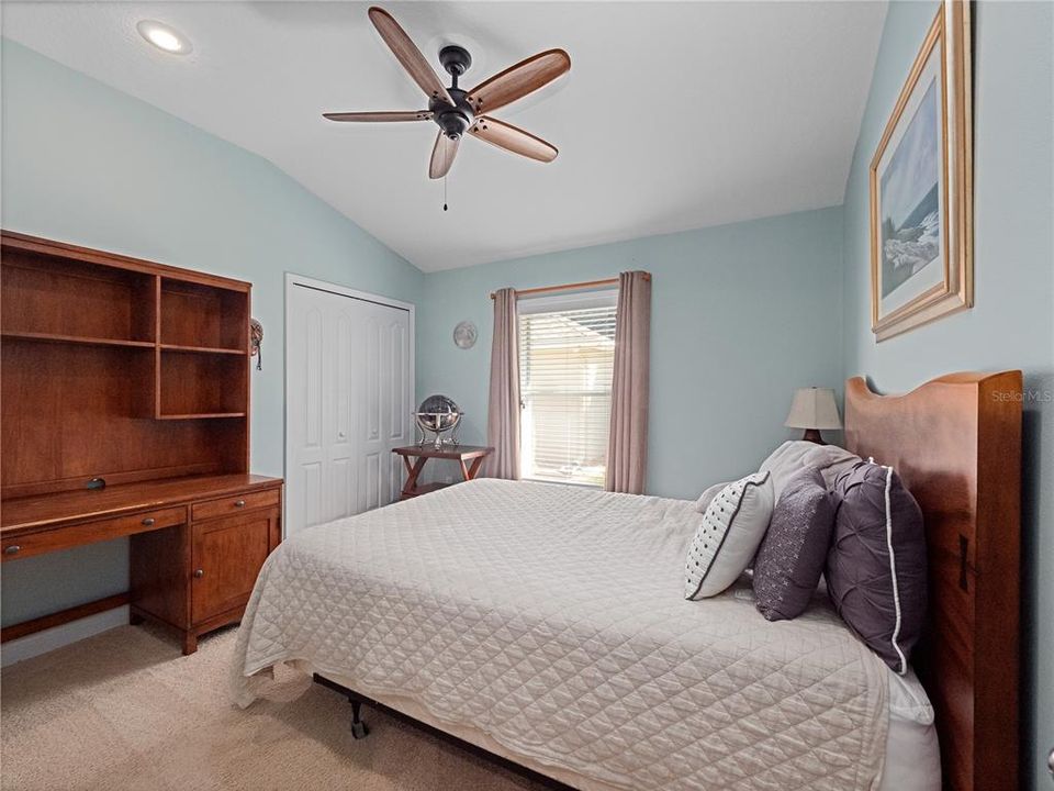 Activo con contrato: $549,900 (4 camas, 3 baños, 2240 Pies cuadrados)