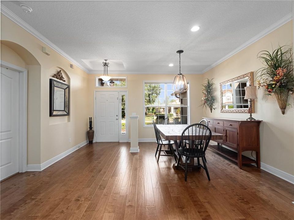 Activo con contrato: $549,900 (4 camas, 3 baños, 2240 Pies cuadrados)