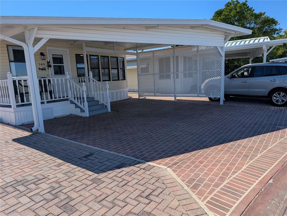 For Sale: $125,500 (2 beds, 1 baths, 738 Square Feet)