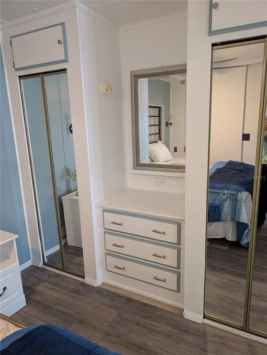 For Sale: $125,500 (2 beds, 1 baths, 738 Square Feet)