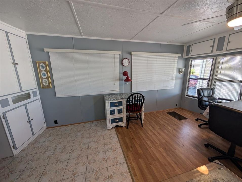 For Sale: $125,500 (2 beds, 1 baths, 738 Square Feet)