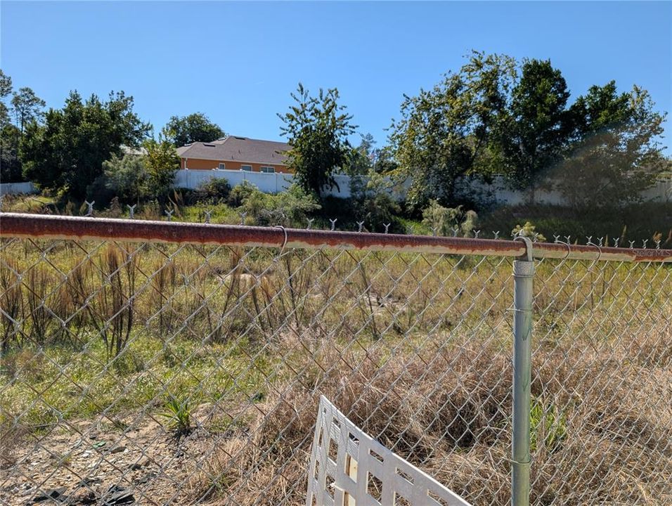 For Sale: $125,500 (2 beds, 1 baths, 738 Square Feet)