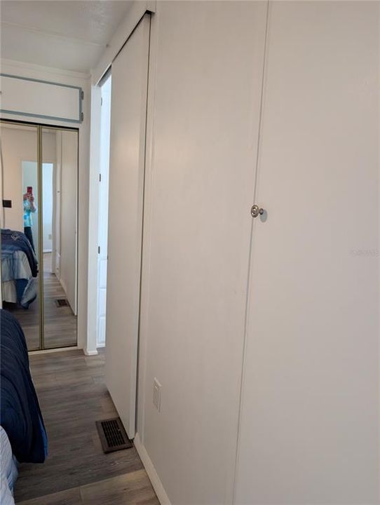 For Sale: $125,500 (2 beds, 1 baths, 738 Square Feet)