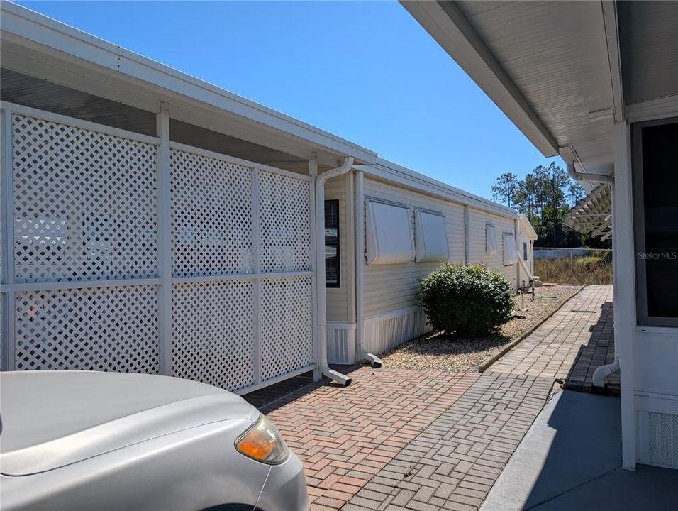 For Sale: $125,500 (2 beds, 1 baths, 738 Square Feet)