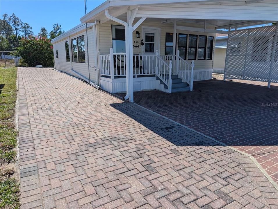 For Sale: $125,500 (2 beds, 1 baths, 738 Square Feet)