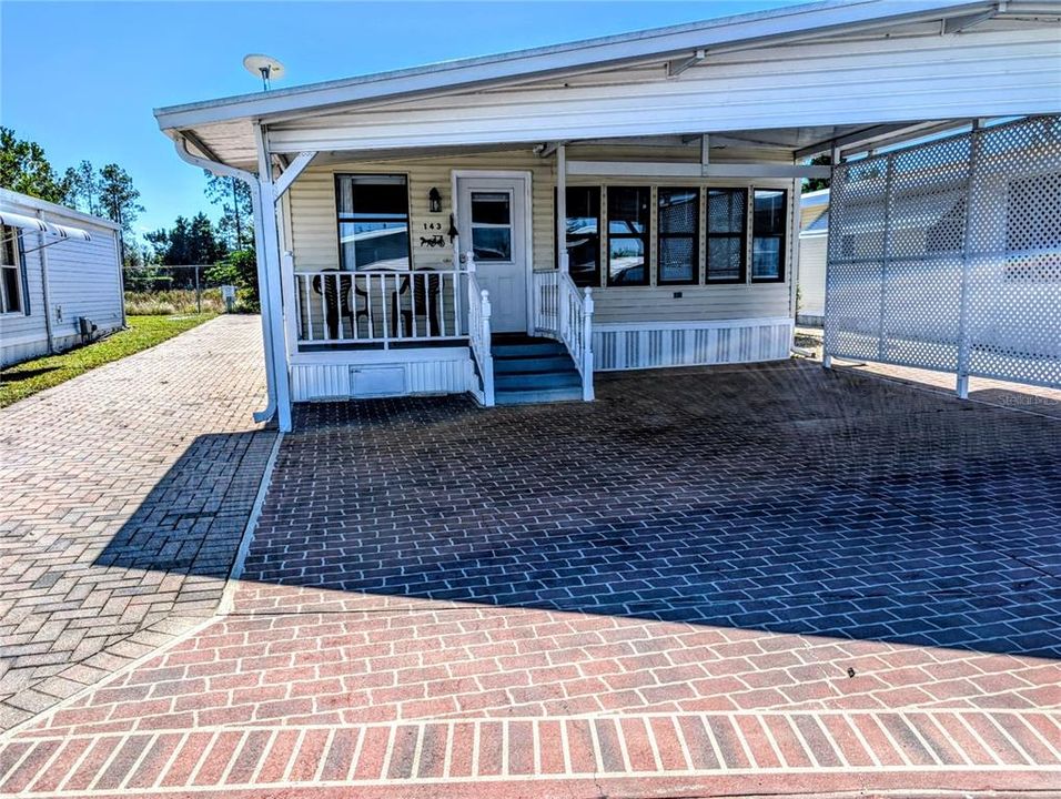 For Sale: $125,500 (2 beds, 1 baths, 738 Square Feet)